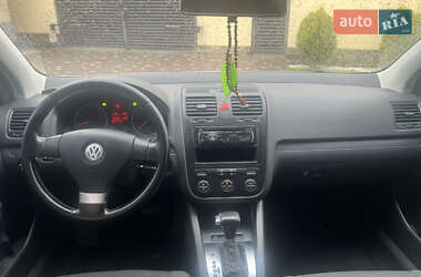 Хэтчбек Volkswagen Golf 2009 в 