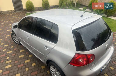 Хэтчбек Volkswagen Golf 2009 в 