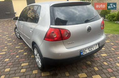 Хэтчбек Volkswagen Golf 2009 в 