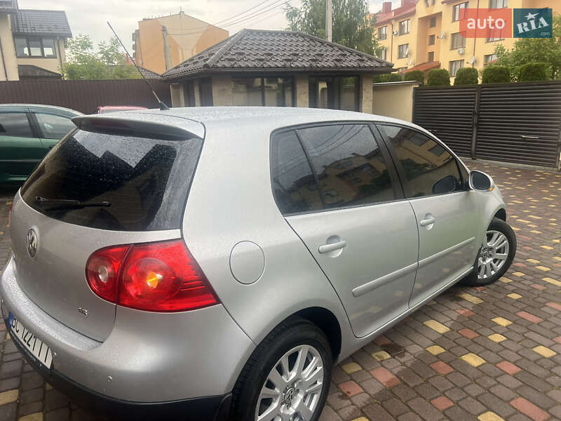Хетчбек Volkswagen Golf 2009 в Львові