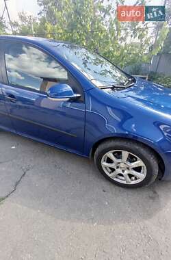 Хетчбек Volkswagen Golf 2005 в 