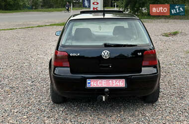 Хэтчбек Volkswagen Golf 2000 в 
