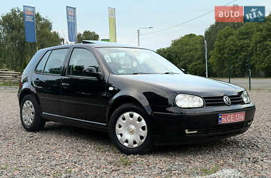 Хэтчбек Volkswagen Golf 2000 в 