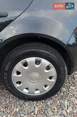 Хэтчбек Volkswagen Golf 2000 в 