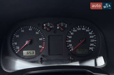 Хэтчбек Volkswagen Golf 2000 в 
