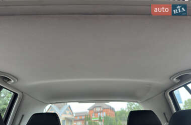Хэтчбек Volkswagen Golf 2000 в 