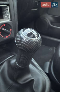 Хэтчбек Volkswagen Golf 2000 в 