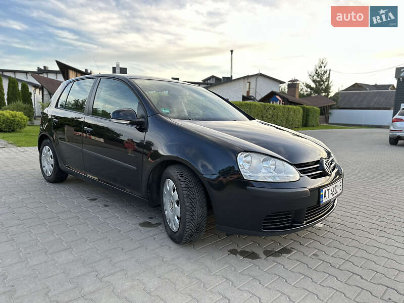 Хетчбек Volkswagen Golf 2005 в Косові