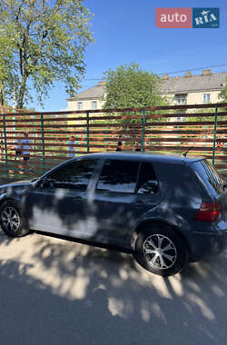 Хэтчбек Volkswagen Golf 1999 в 