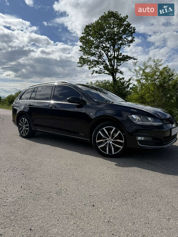 Універсал Volkswagen Golf 2015 в Мукачевому