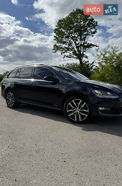 Универсал Volkswagen Golf 2015 в 