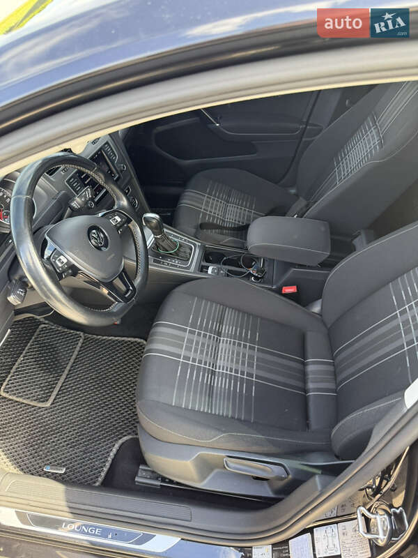 Універсал Volkswagen Golf 2015 в Мукачевому