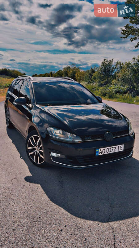 Універсал Volkswagen Golf 2015 в Мукачевому