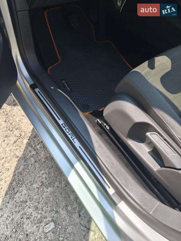 Хетчбек Volkswagen Golf 2006 в Дніпрі фото 11 Хетчбек Volkswagen Golf 2006 в Дніпрі