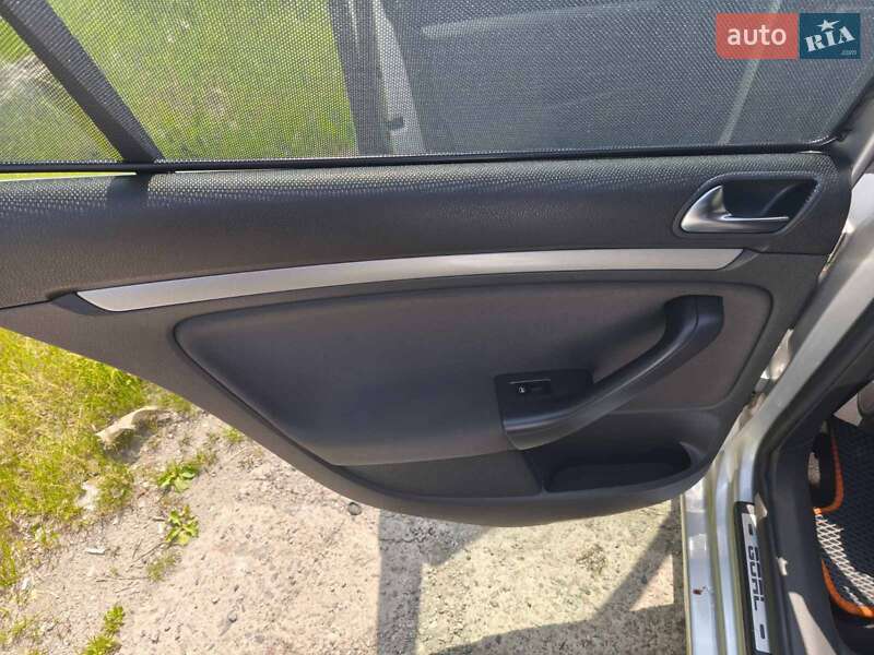 Хетчбек Volkswagen Golf 2006 в Дніпрі фото 12 Хетчбек Volkswagen Golf 2006 в Дніпрі
