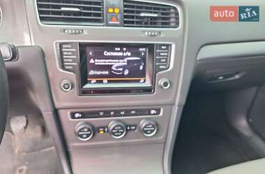 Хэтчбек Volkswagen Golf 2013 в 