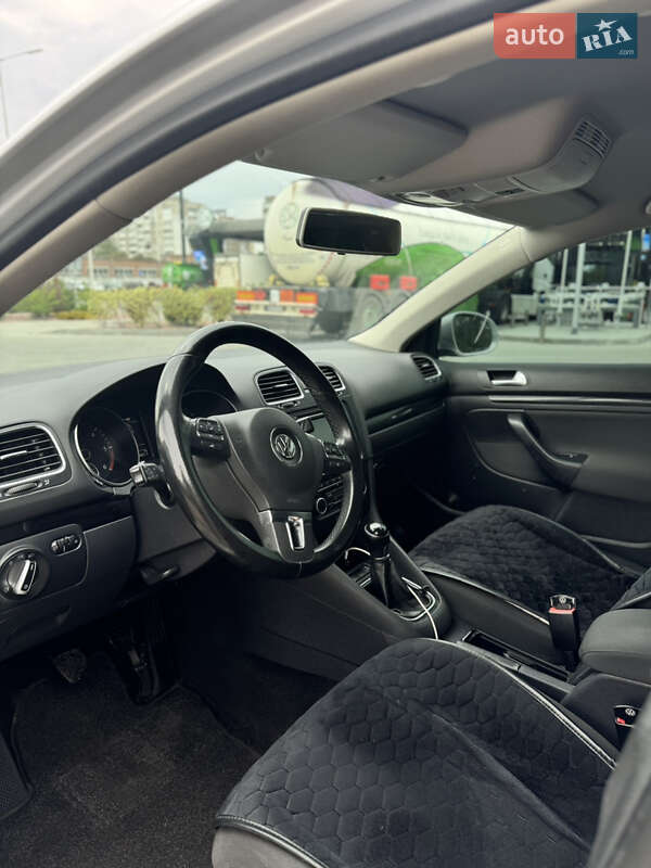 Універсал Volkswagen Golf 2013 в Хмельницькому