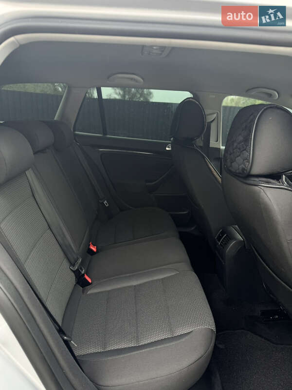 Універсал Volkswagen Golf 2013 в Хмельницькому