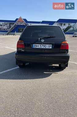 Хэтчбек Volkswagen Golf 1996 в 