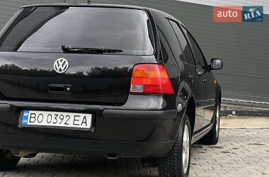 Хэтчбек Volkswagen Golf 1998 в 