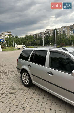 Універсал Volkswagen Golf 2001 в 