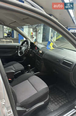 Універсал Volkswagen Golf 2001 в 