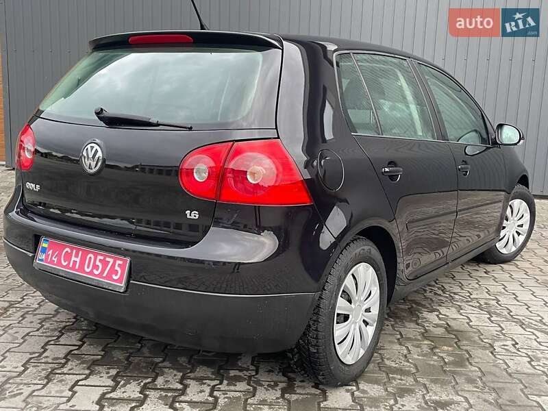 Хетчбек Volkswagen Golf 2008 в Івано-Франківську