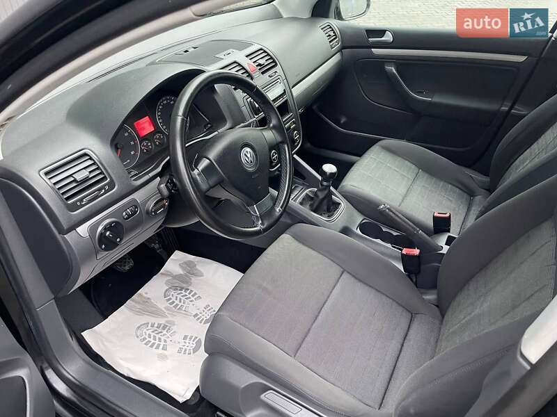 Хетчбек Volkswagen Golf 2008 в Івано-Франківську