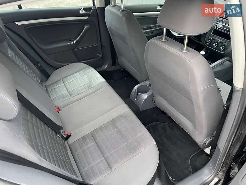 Хетчбек Volkswagen Golf 2008 в Івано-Франківську