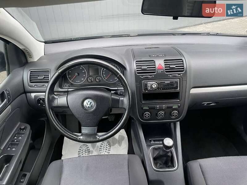 Хетчбек Volkswagen Golf 2008 в Івано-Франківську