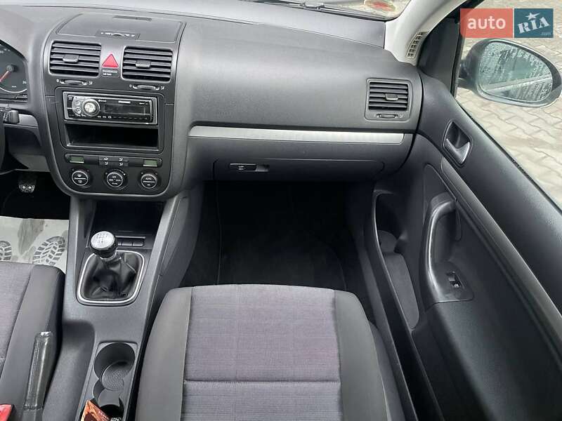 Хетчбек Volkswagen Golf 2008 в Івано-Франківську