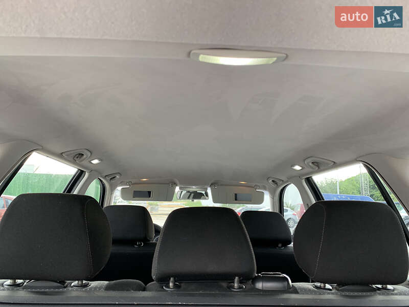 Універсал Volkswagen Golf 2005 в Львові