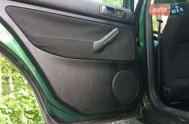 Хэтчбек Volkswagen Golf 1999 в 