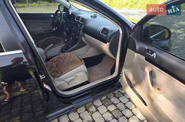 Универсал Volkswagen Golf 2010 в 