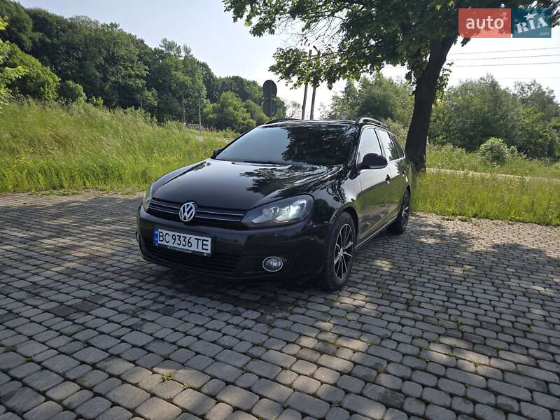 Универсал Volkswagen Golf 2010 в 