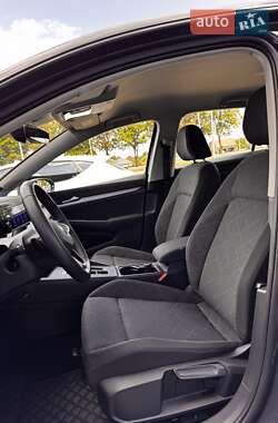 Хетчбек Volkswagen Golf 2022 в 
