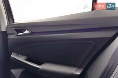 Хетчбек Volkswagen Golf 2022 в 