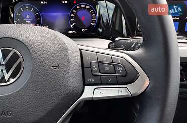 Хетчбек Volkswagen Golf 2022 в 
