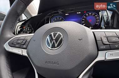 Хетчбек Volkswagen Golf 2022 в 
