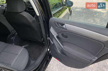 Хэтчбек Volkswagen Golf 2009 в 