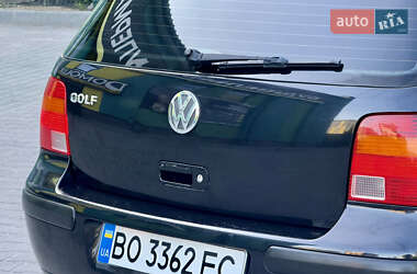 Хетчбек Volkswagen Golf 1999 в 