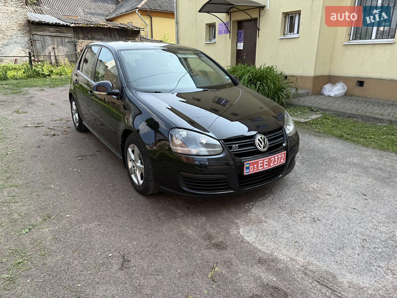 Хэтчбек Volkswagen Golf 2007 в 