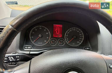 Хэтчбек Volkswagen Golf 2007 в 