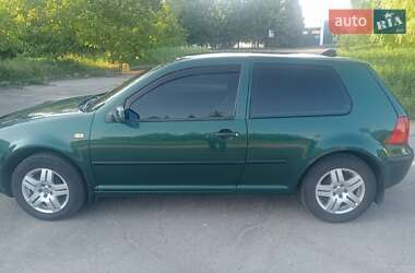 Хэтчбек Volkswagen Golf 1999 в 
