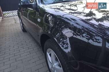 Хетчбек Volkswagen Golf 2002 в 