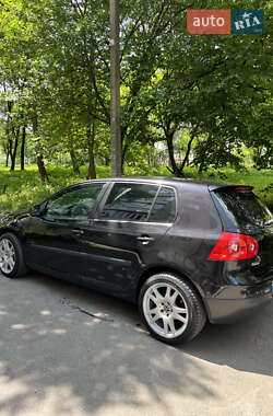 Хэтчбек Volkswagen Golf 2004 в Хмельницком