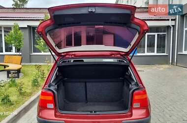 Хэтчбек Volkswagen Golf 1998 в 