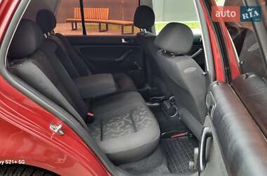Хэтчбек Volkswagen Golf 1998 в 