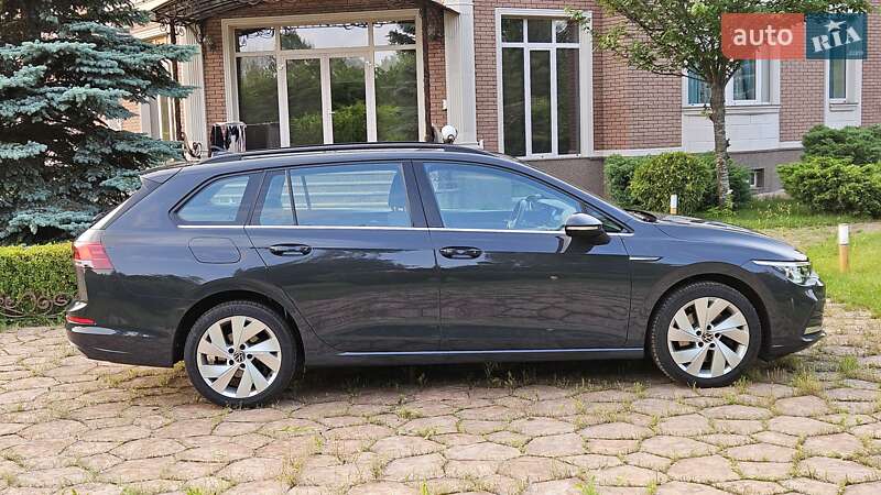 Универсал Volkswagen Golf 2021 в Киеве