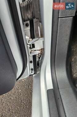 Хэтчбек Volkswagen Golf 2005 в 